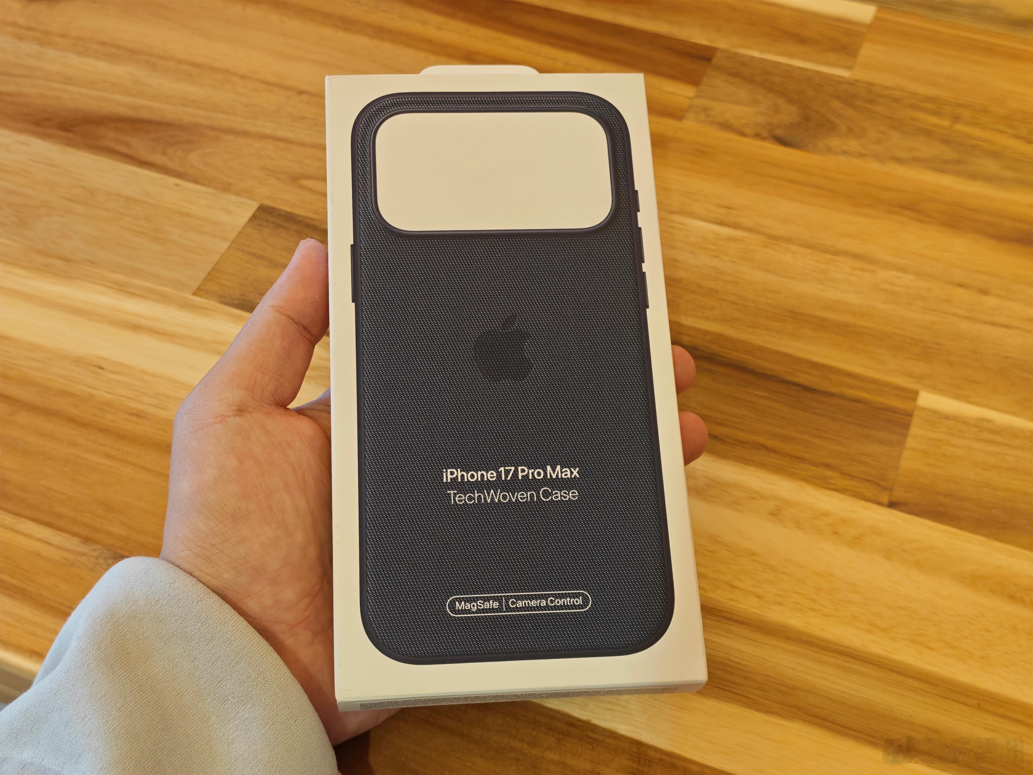 要换iPhone Air了，17 Pro Max手机先留着备用[doge]官方科