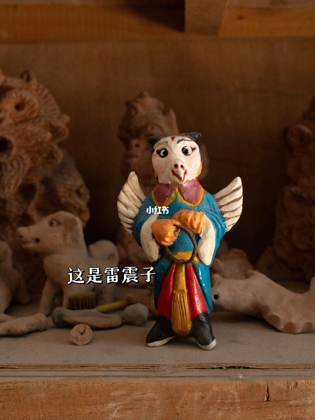 不是潮玩却值四位数，粗旷中带有灵气的美学