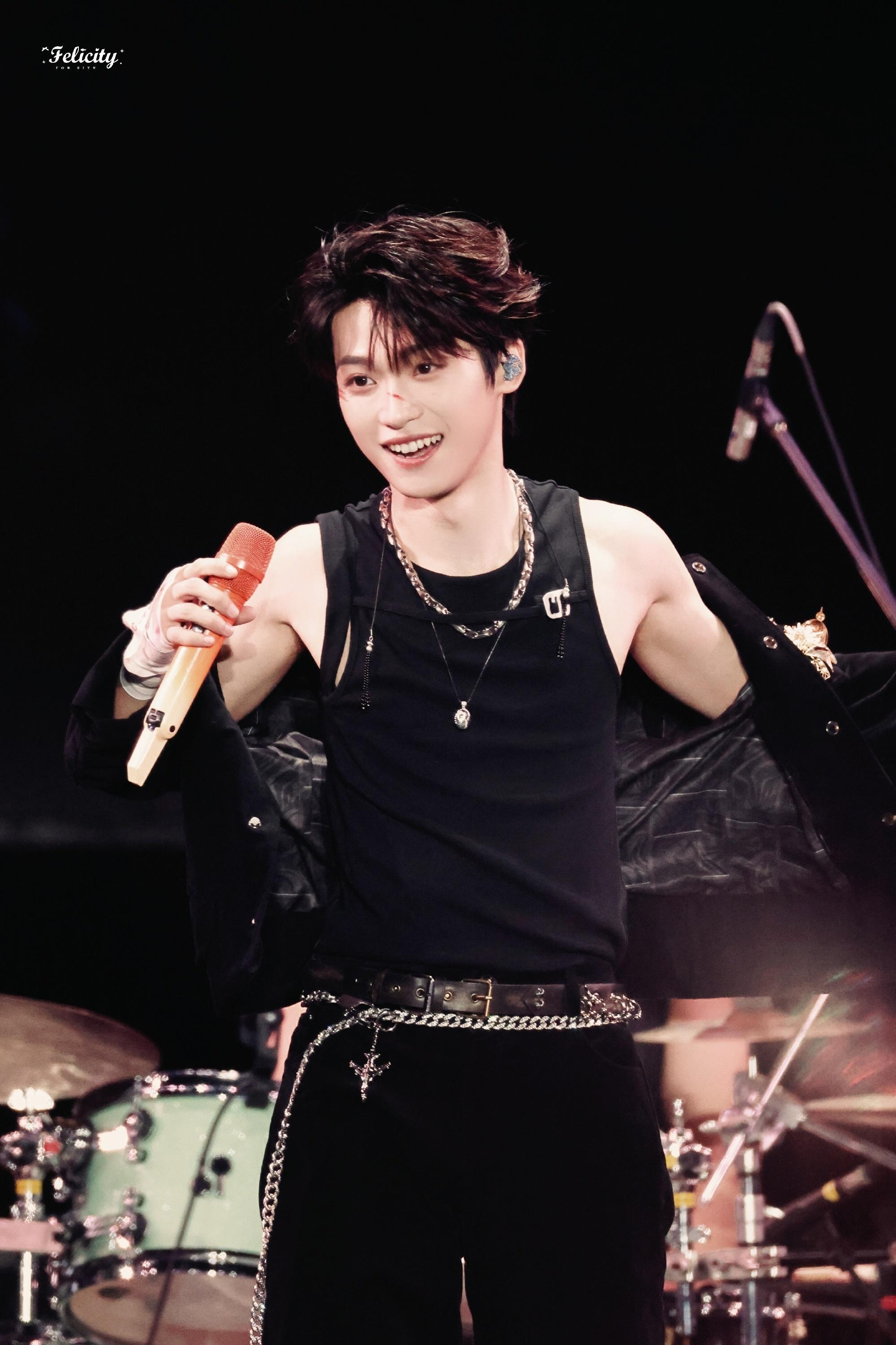 🔮 希望你在流言四起的世界里熠熠生辉做那个不被定义又最闪耀的星星