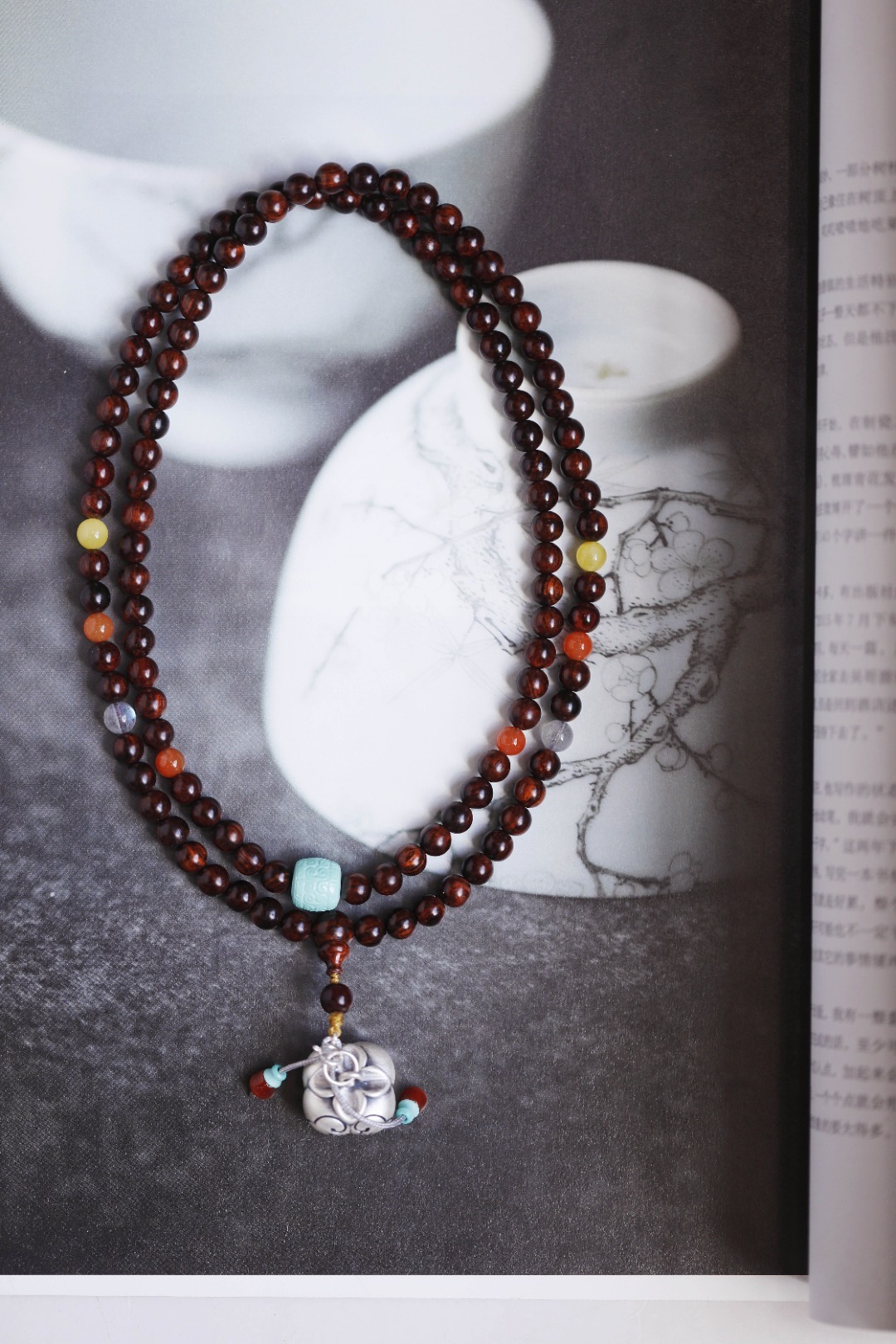 海黄原创【淑文】6mm 108颗油梨老料油润光泽，形制高雅，其降香浓郁，不由为之