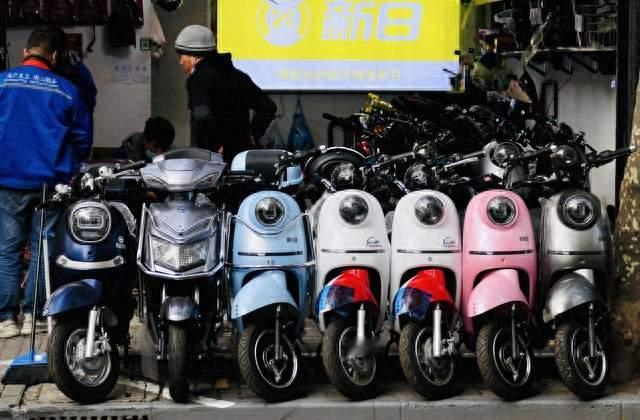 电车彻底走下神坛？大批车主放弃选购，内行道出背后真实原因