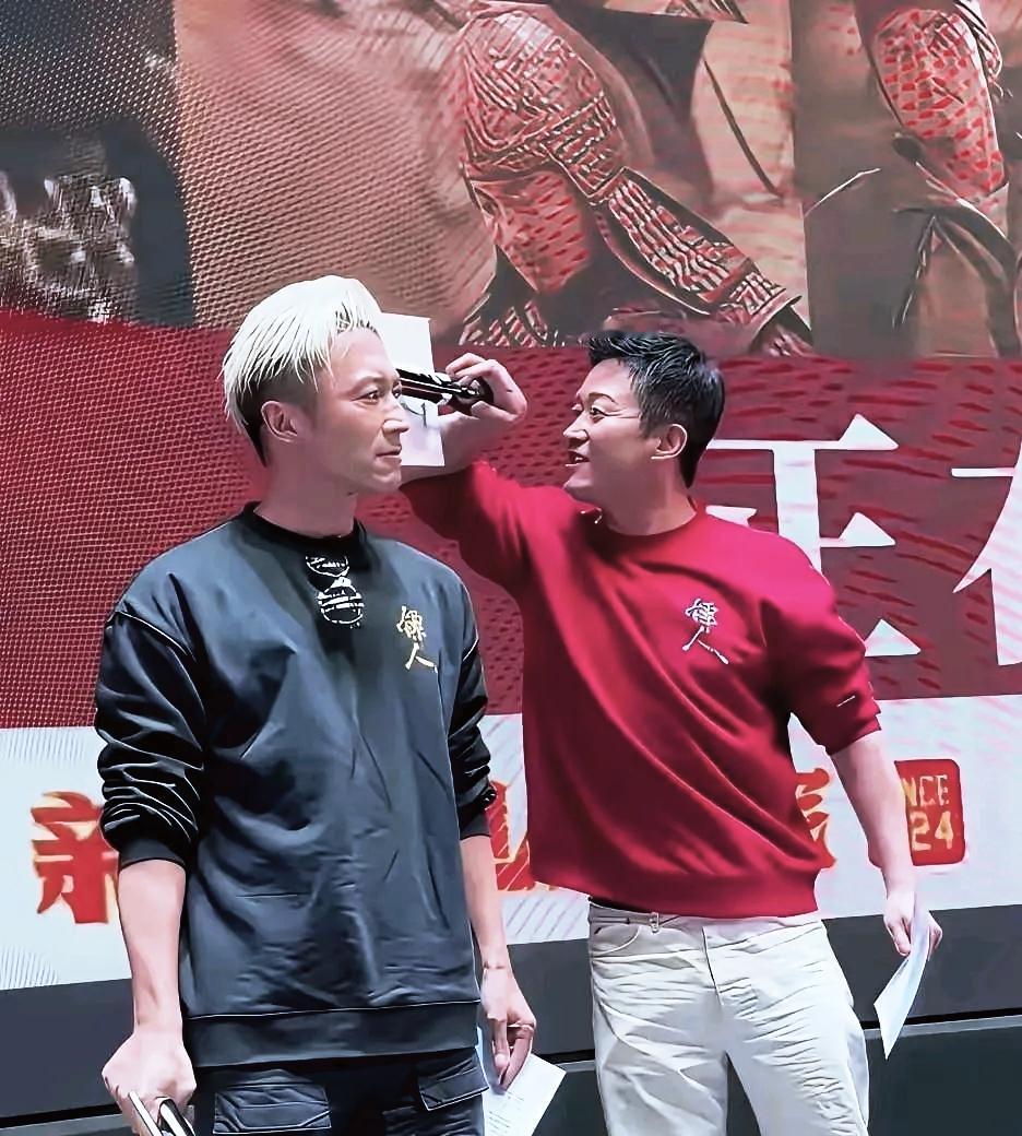 谢霆锋icon看着都快气到咬牙切齿，情绪已经到爆发边缘了，但说实话，真要是动手，