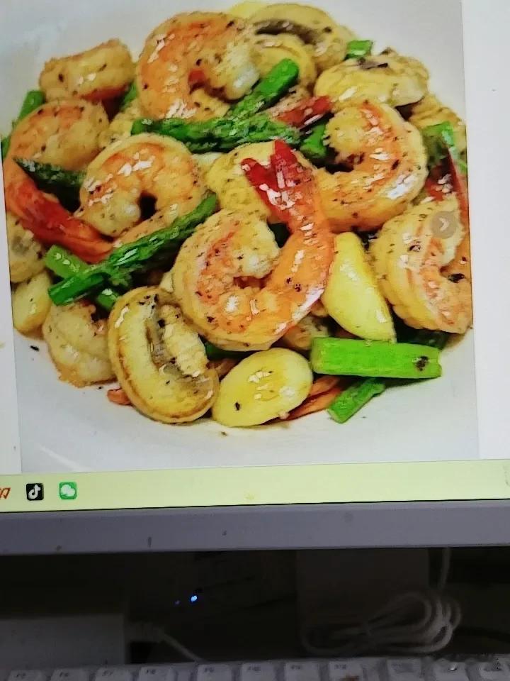 越吃眼睛越亮的食物，中老年常吃一排毒，二明目。