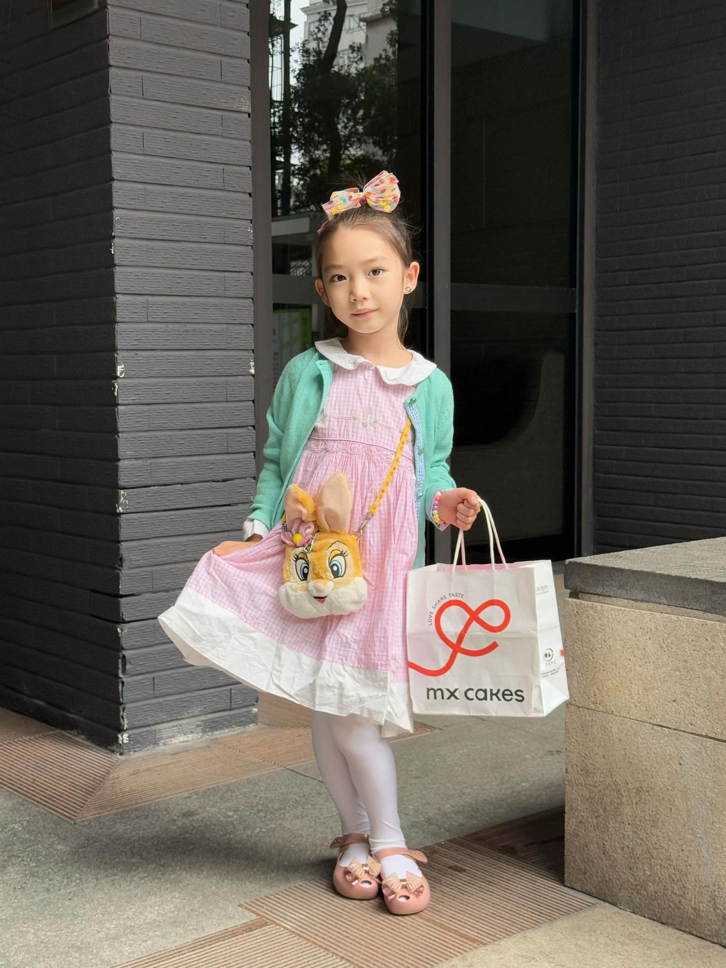 您令可爱女孩有了具象化 ，咪咪姐就像礼物🎁理想化了我的生命 ❤️