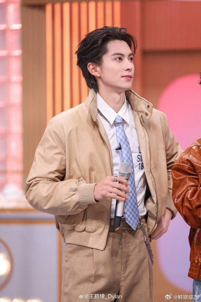 王鹤棣是有画画天赋的你好星期六王鹤棣这波灵魂画手实锤！画图猜词环节先画主体，再补