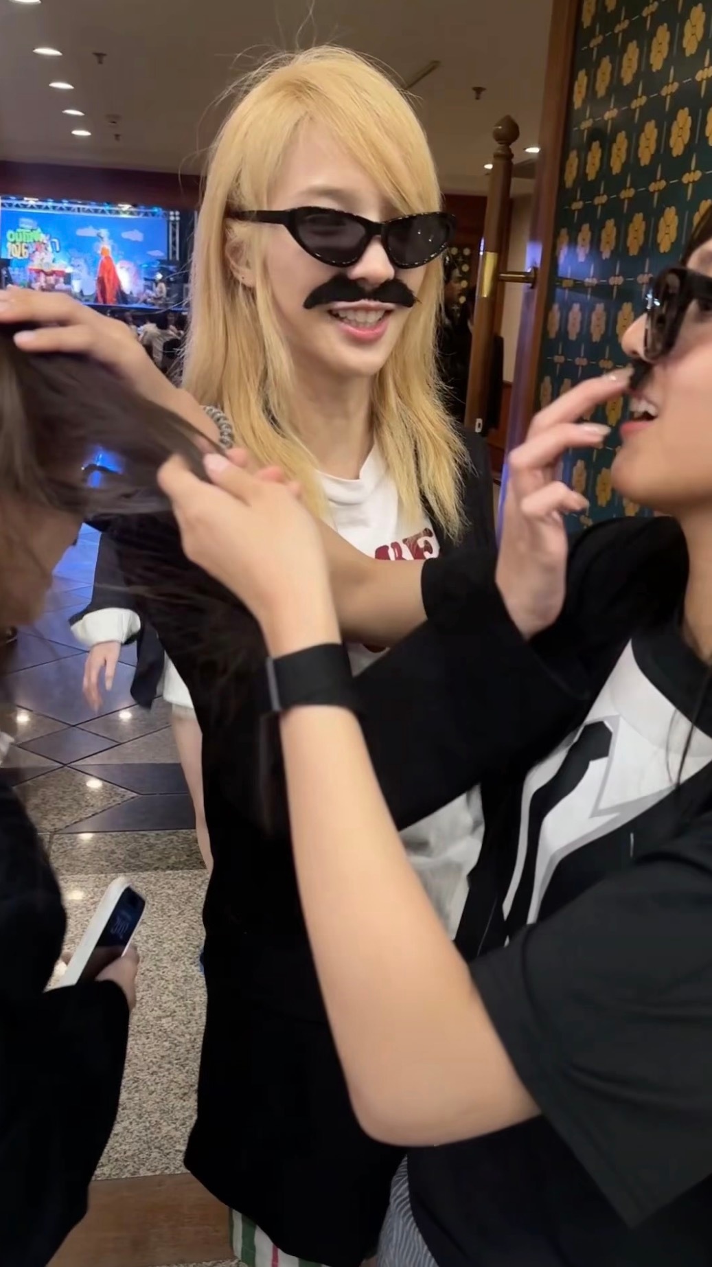 可是这种站起来就高别人半个头的phi我真的想要