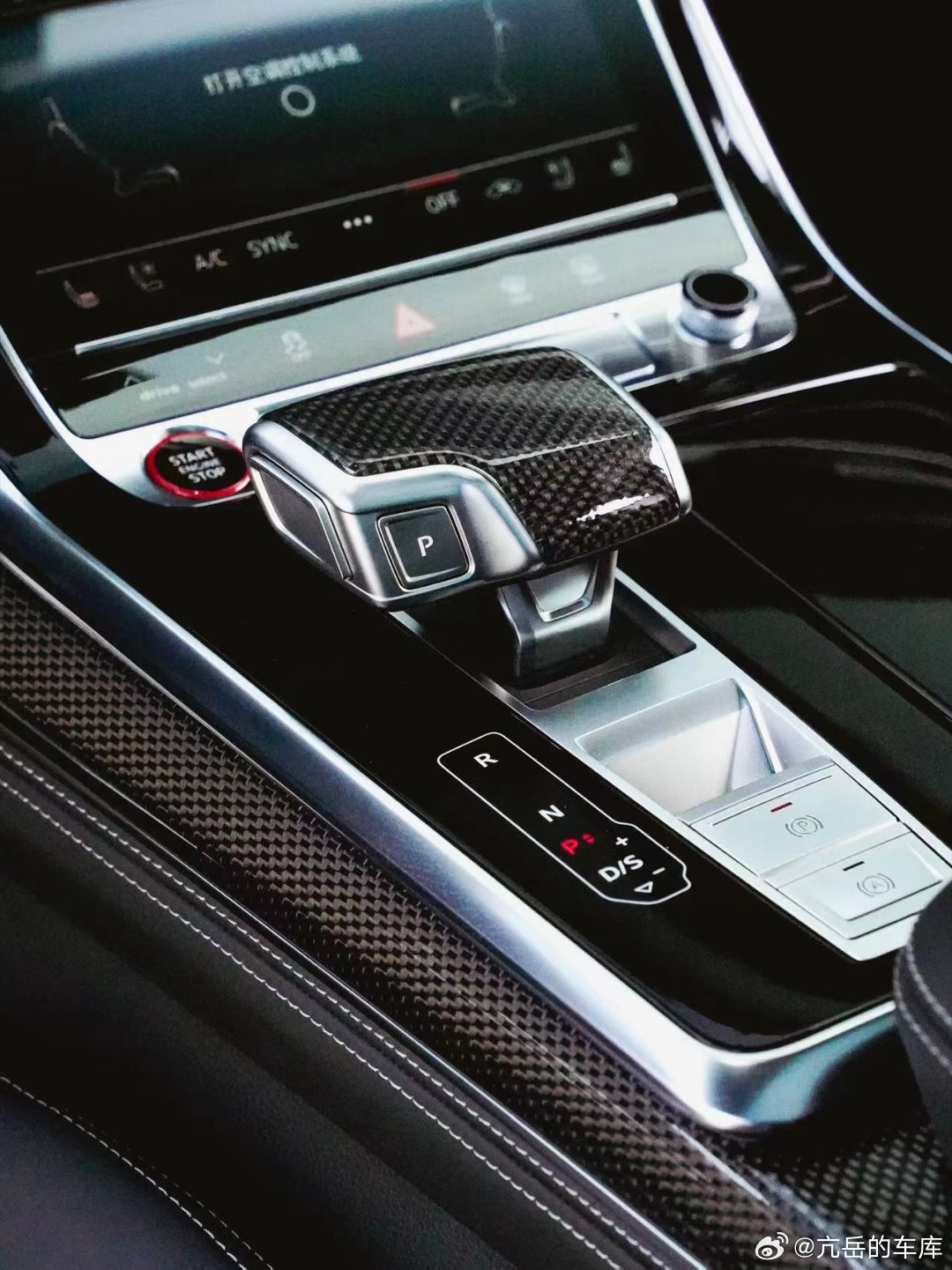 我一好大哥去年房子扒了要买添越我说你买啥添越跟SQ7就一个车 便宜三倍买SQ7！