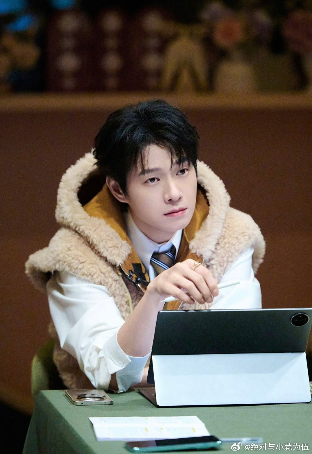 大侦探唯一的证据被魏大勋拿下大侦探 全场最关键证据被魏大勋找到！搜证细心、判断准