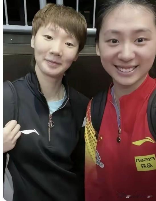 国乒内战最难选！一边爱看王曼昱打球，一边盼陈熠继续闪光。

王曼昱三比零拿下汉娜
