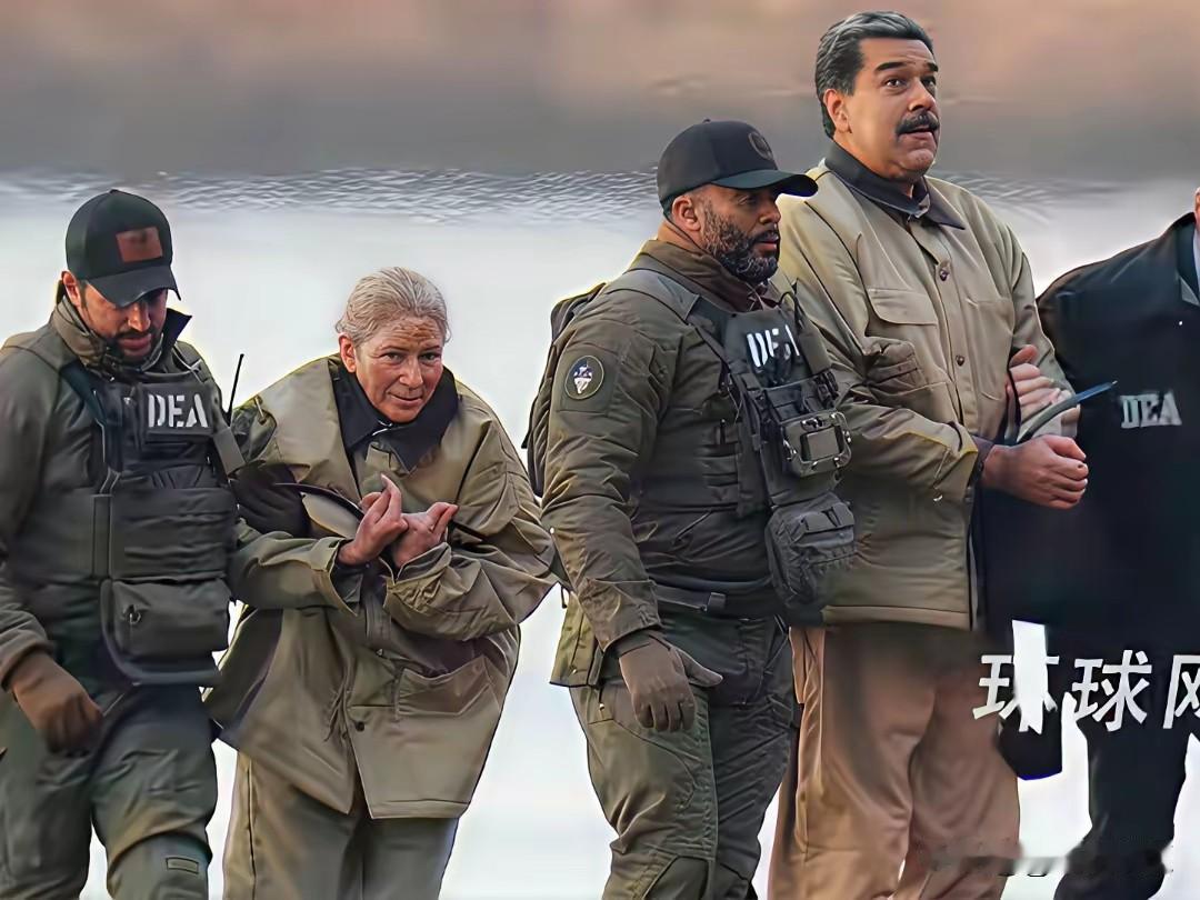 搞不明白，美国的法院怎可以审判掳夺而来的他国总统，总统有辨护律师吗？假如有，律师