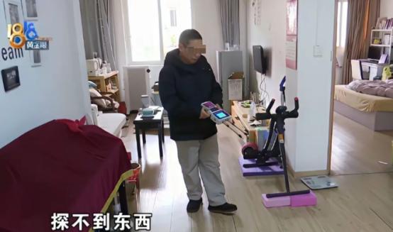 浙江，一男子奶奶临终前，悄悄告诉他，家里宅基地下埋着2坛子银元，少说也能值个60