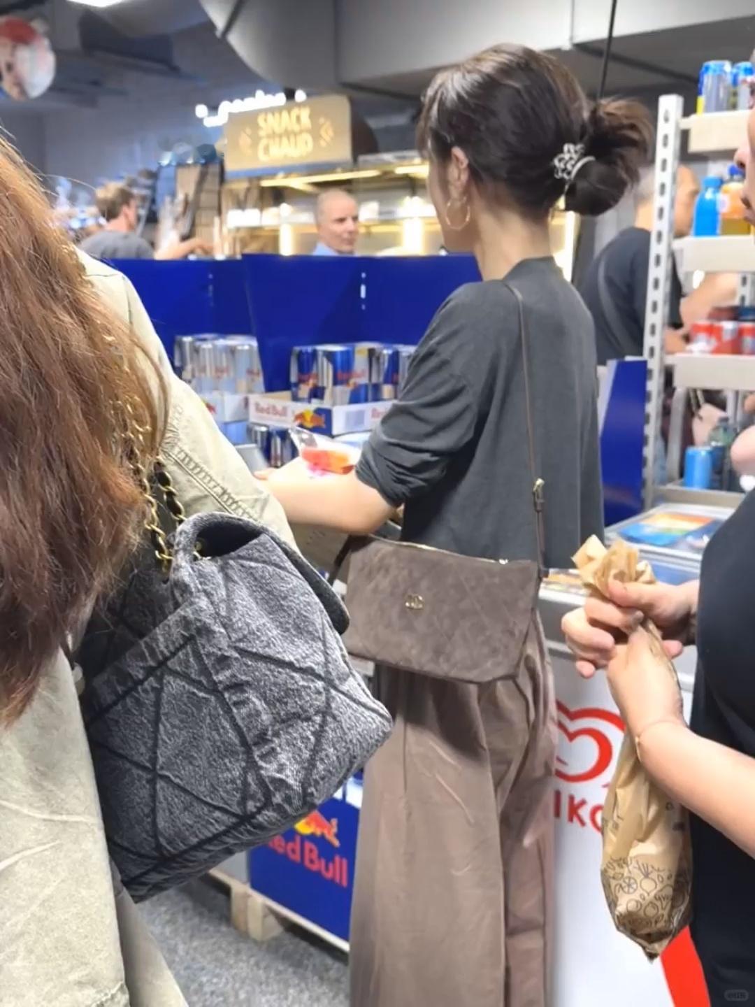 刷到巴黎偶遇图啦p3完全冷峻老公感巴黎老佛爷Carrefour张子枫天生属于镜头