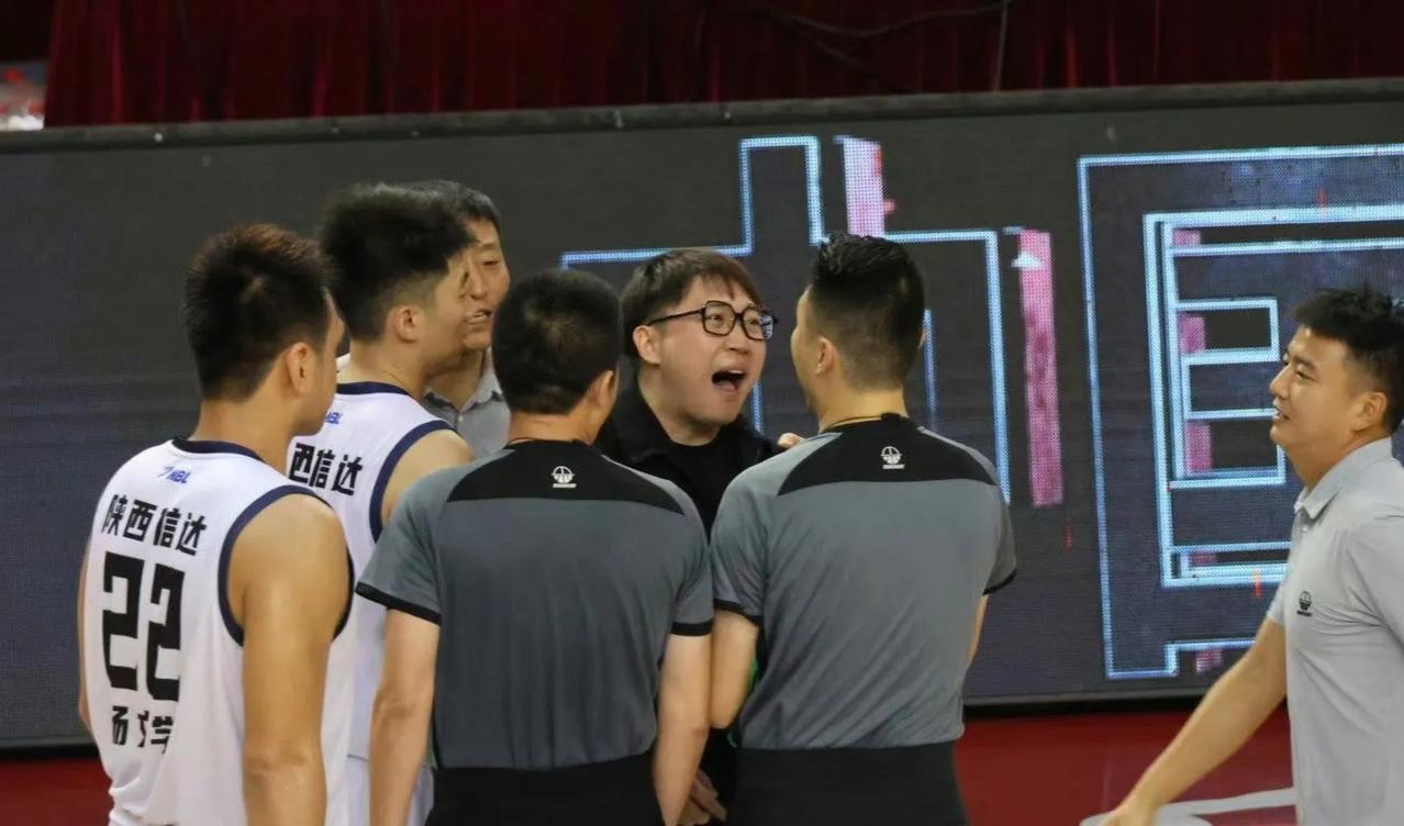 陕西信达男篮本赛季投入很大，先后引进了四个外援，足以见的球队对于NBL联赛的重视