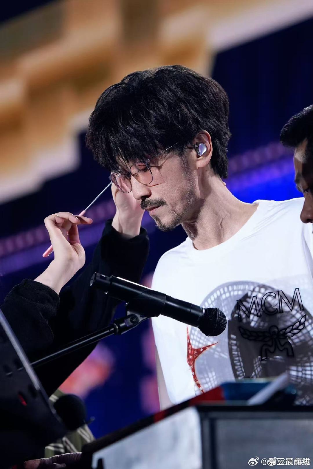周传雄演唱会新歌首唱演唱会提前解锁周传雄新歌猝不及防的浪漫！杭州演唱会无预告开唱