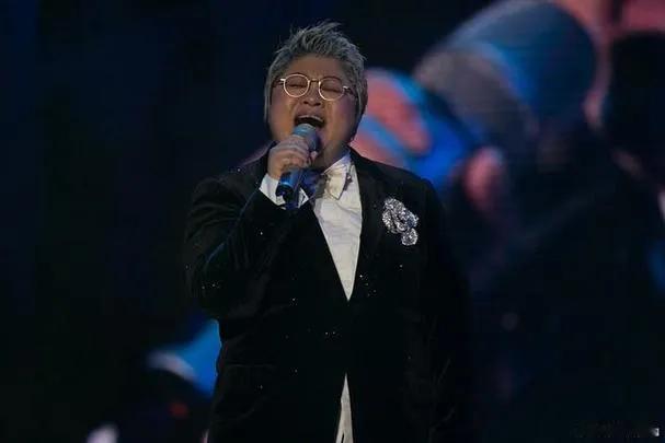 #韩红办演唱会，你愿意表达支持吗？#

韩红是一位正能量歌手，她不是靠颜值靠炒作