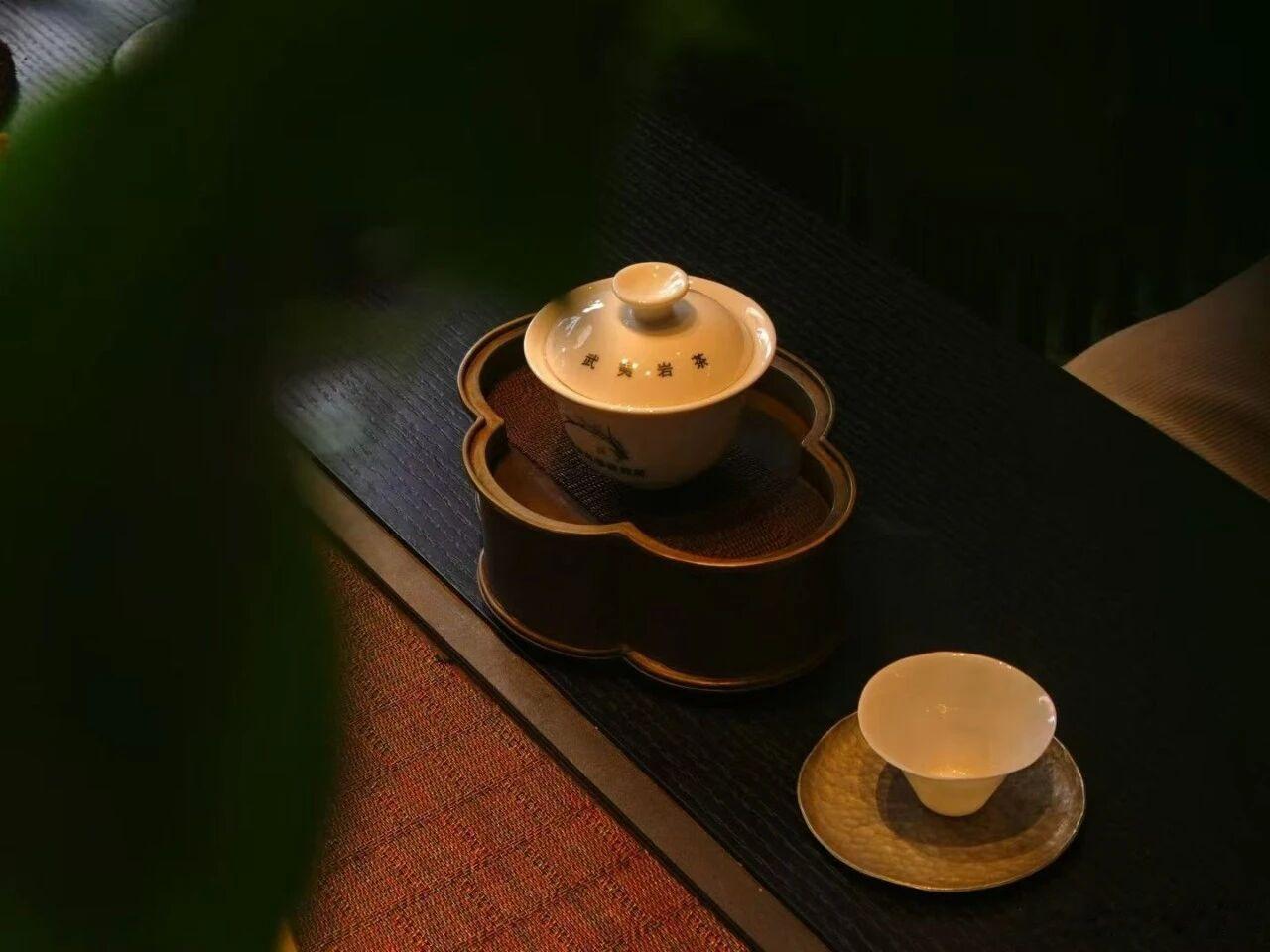 鲁迅先生说：有好茶喝，会喝好茶，是一种清福。 