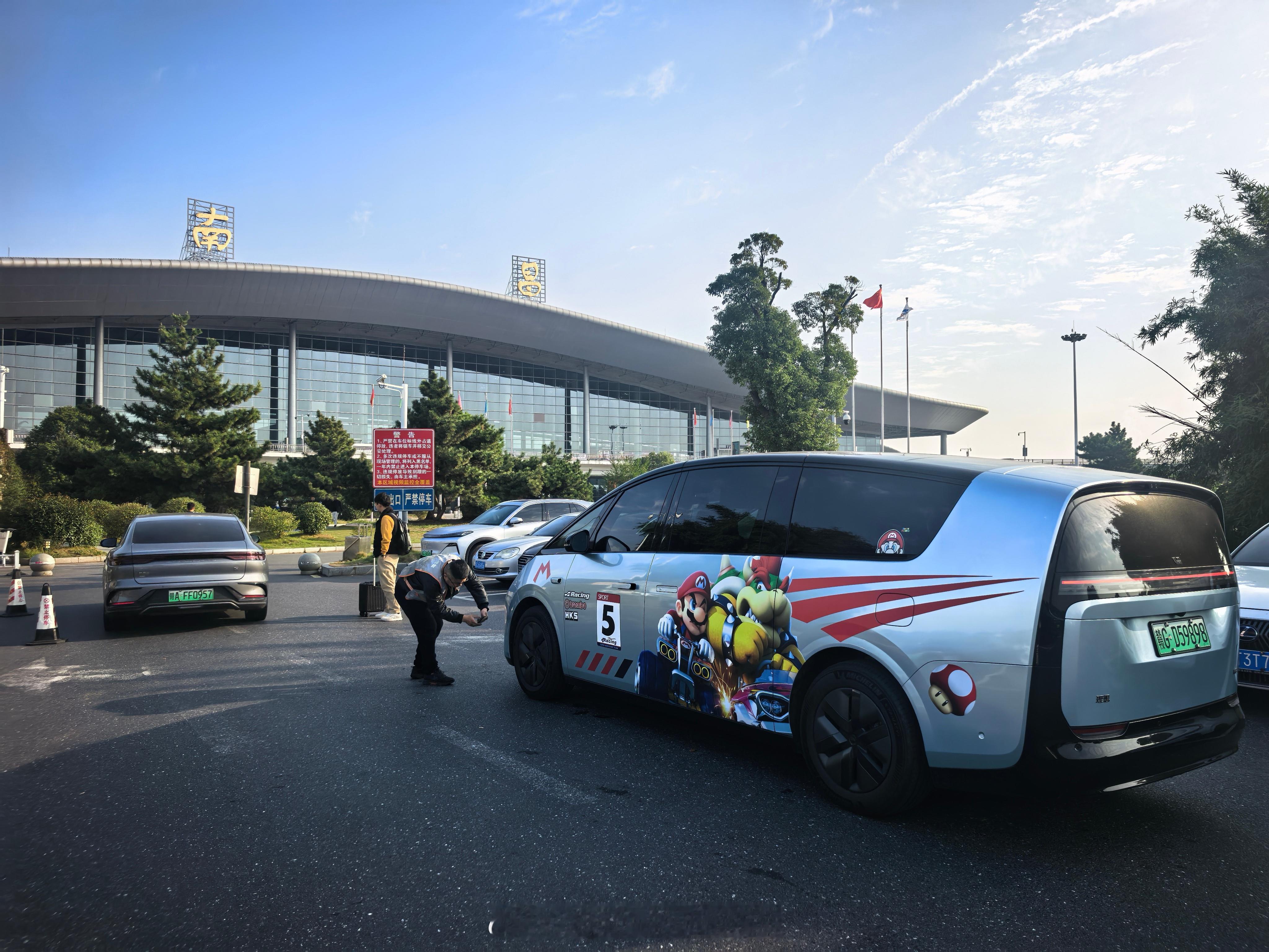 出差，34662公里MEGA送去召回换电池，也算俩不耽搁 