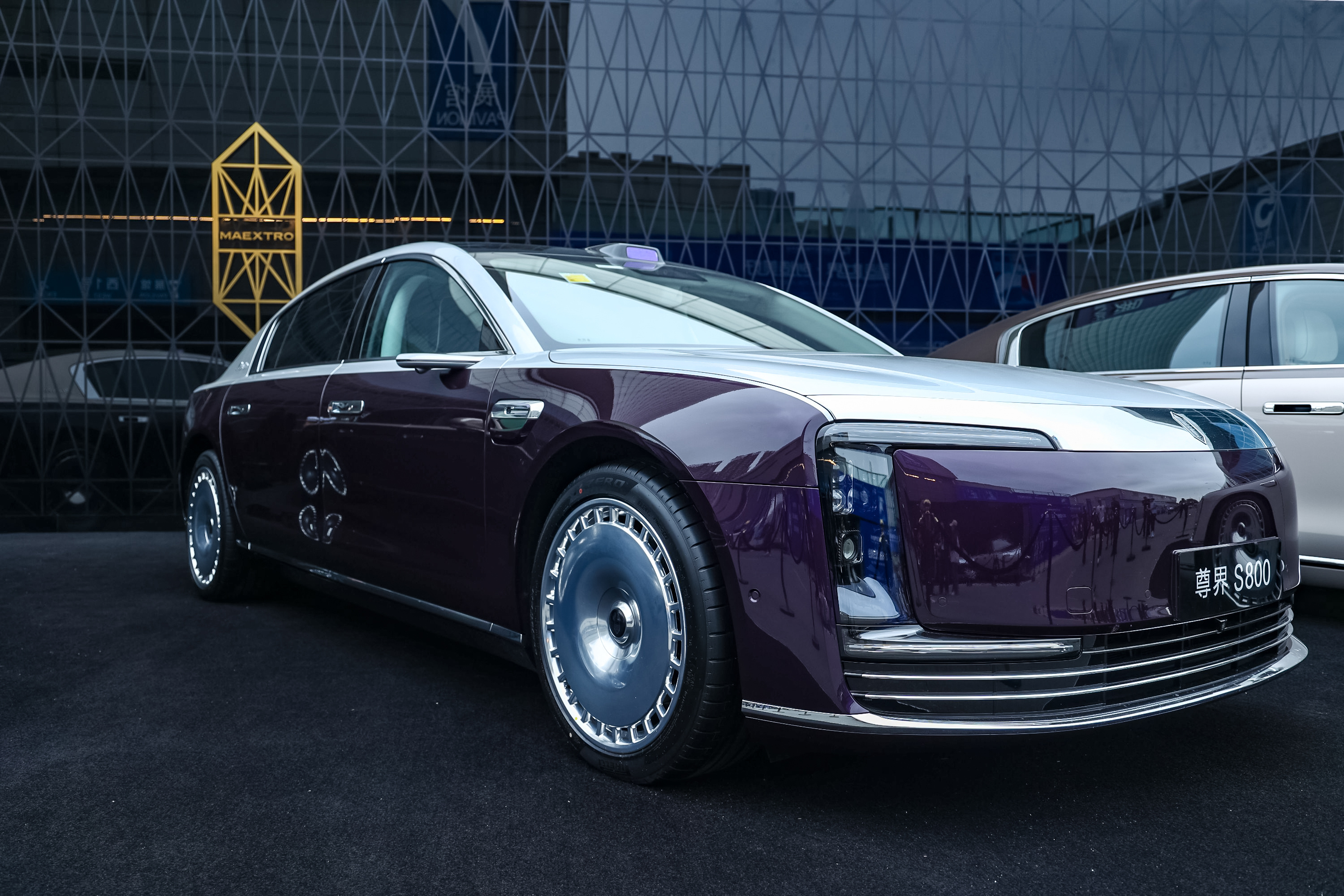 论人气还得看尊界S800！2025世界制造业大会现场人气爆棚世界制造业大会C位显