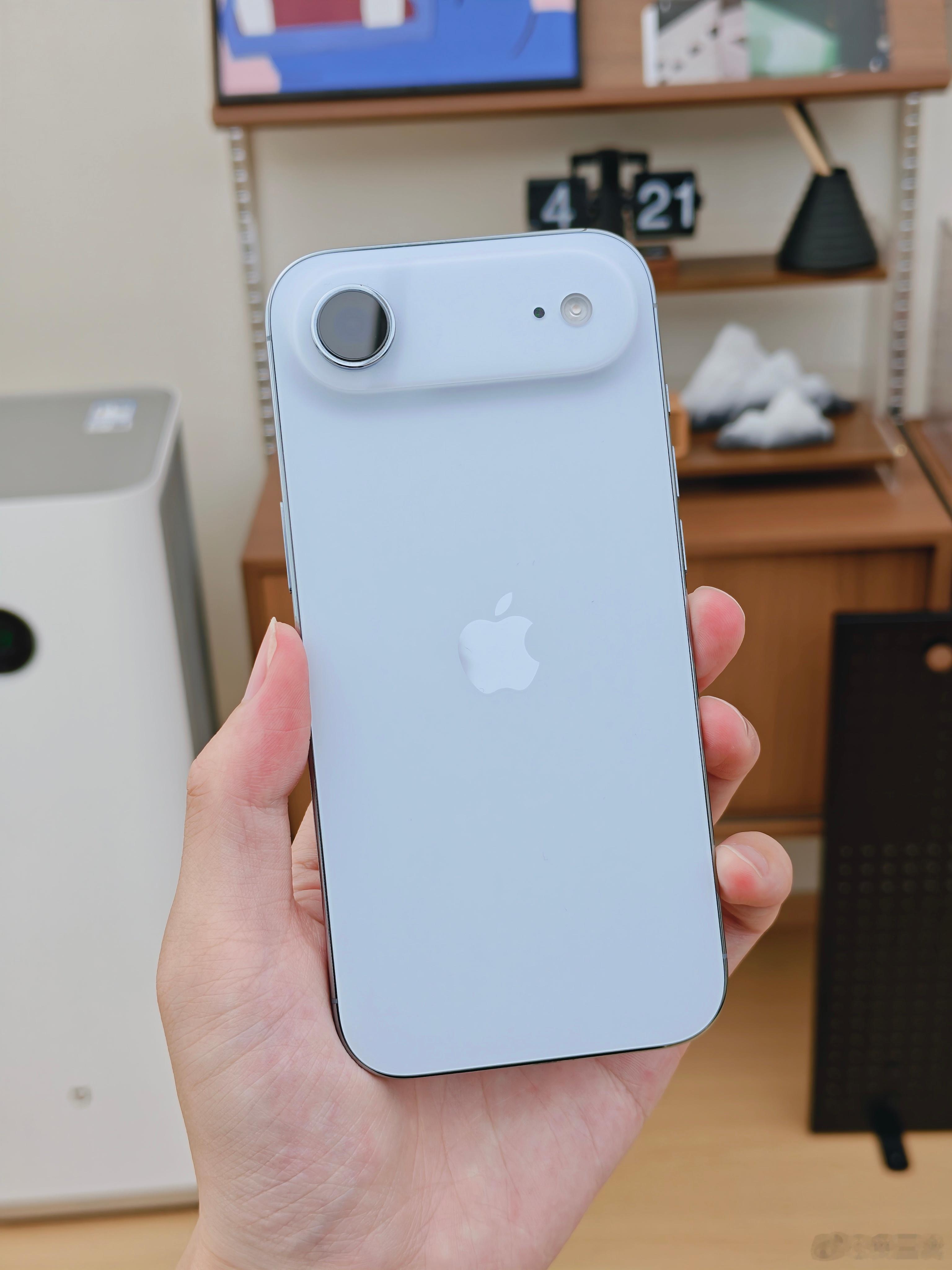 iPhone Air我买了两台，原价买了台512GB的，后面降价又买了一台，挺好