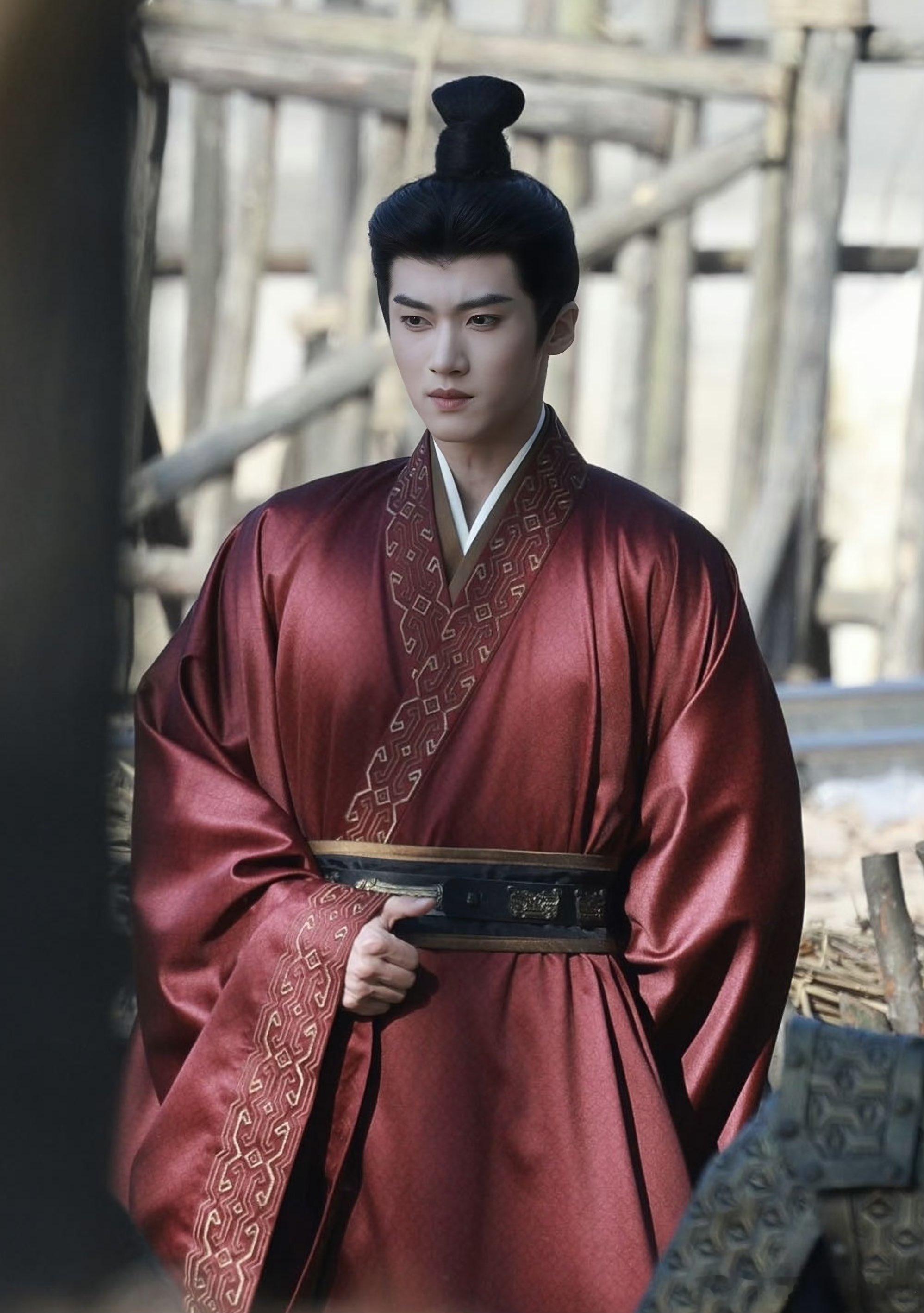 没什么男主的气场。 