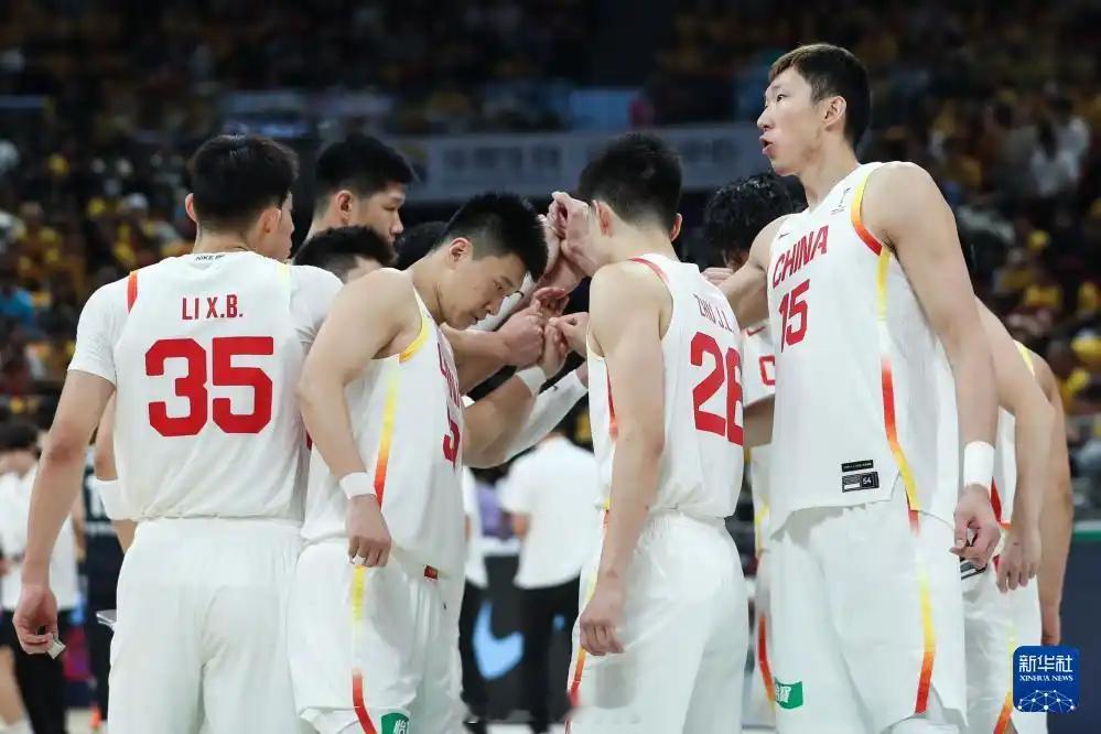 胡金秋 赵睿  王浩然  贺希宁  朱俊龙  中国男篮vs日本男篮