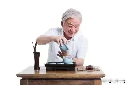我发现，
这人呐！
到65岁以后，
就开始忘事了。

我昨天，就遇到一个尴尬的事