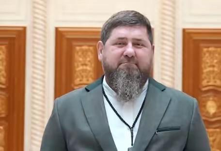 【据乌克兰称：卡德罗夫的肾脏衰竭了。】

车臣领导人卡德罗夫，最近出大事了！
