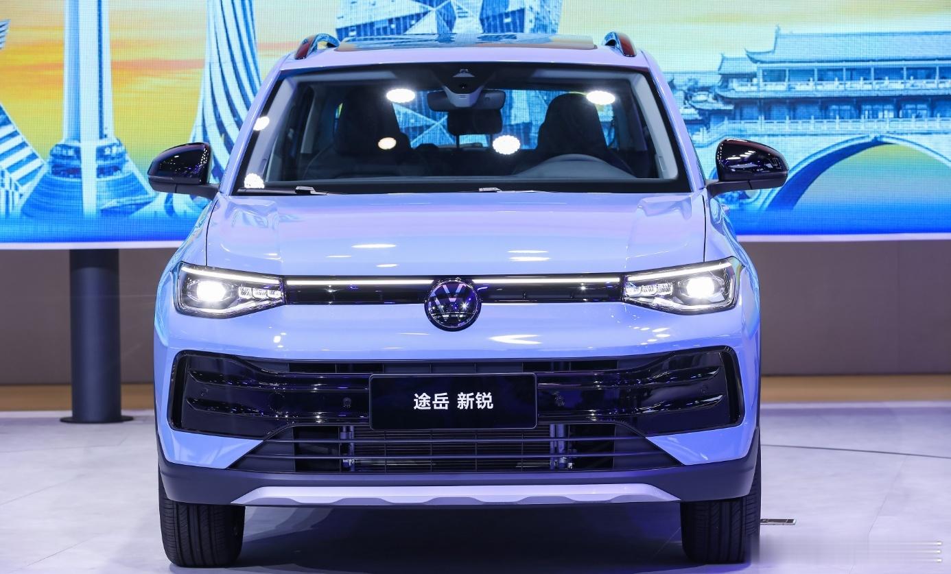 上汽大众途岳新锐官价7.99万起，华为三折叠Mate XT 非凡大师三折叠手机「