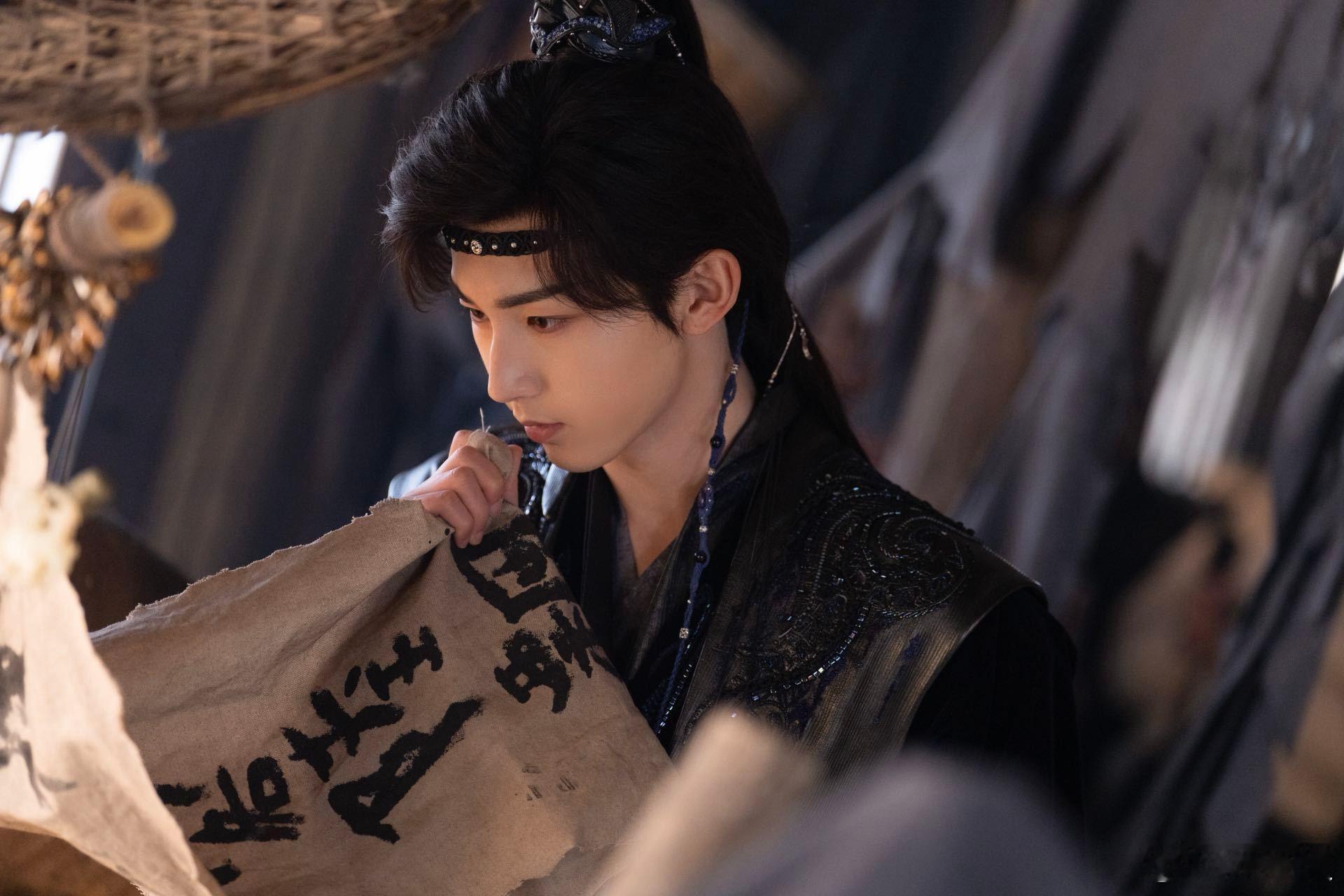 嗑到成毅郭俊辰兄弟线了从“我是兵人唯一的朋友”到“绝不会让你有事”，王权富贵和权