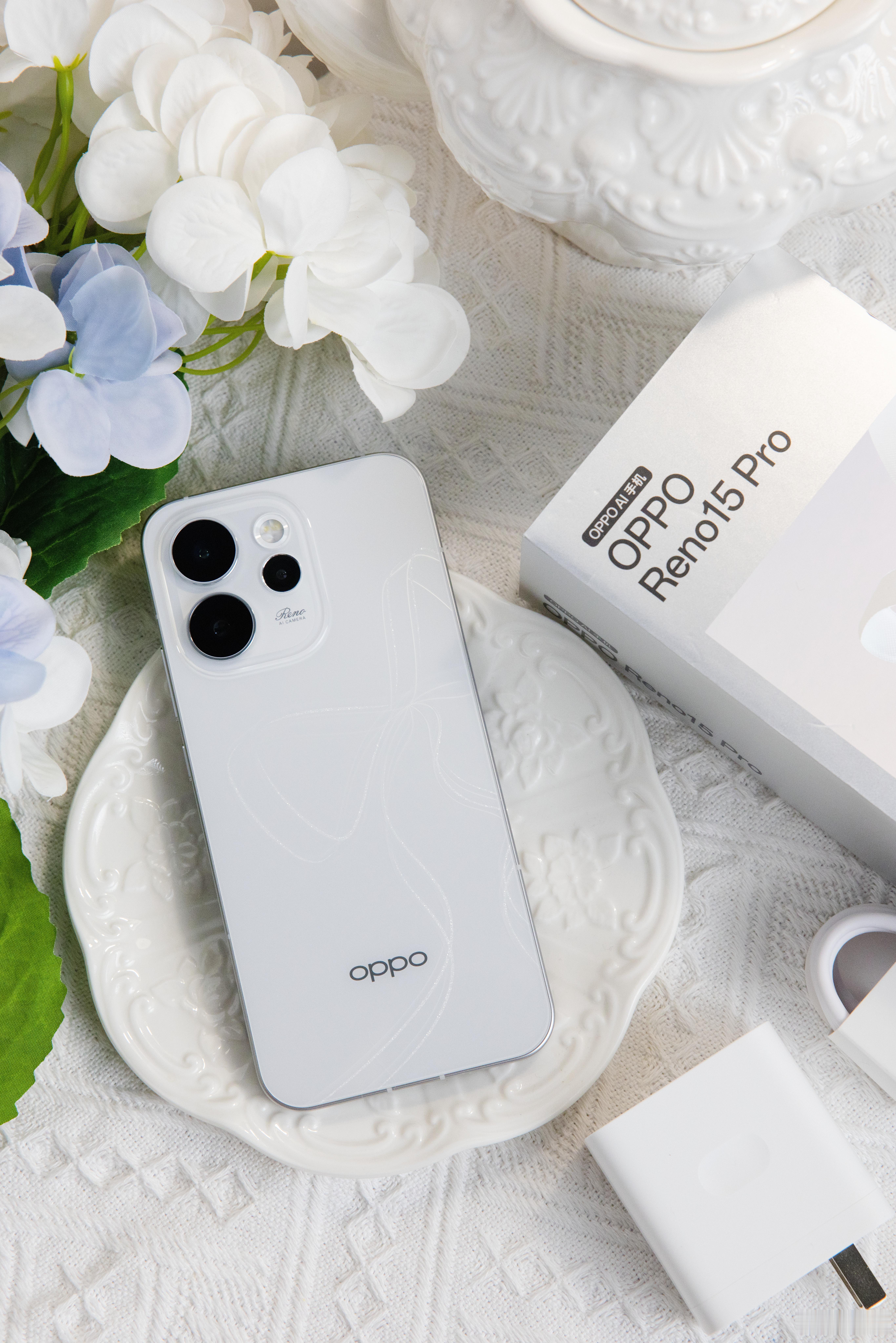 给大家看看我的新手机，星光蝴蝶结设计真的很可爱，老夫的少女心要爆发了(＾△＾🎀