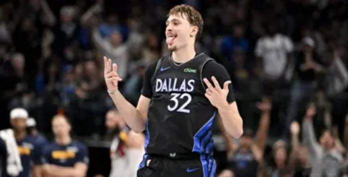 库珀数据亮眼！比肩东契奇基德新秀库珀弗拉格惊艳表现库珀弗拉格这一场表现真是惊艳，