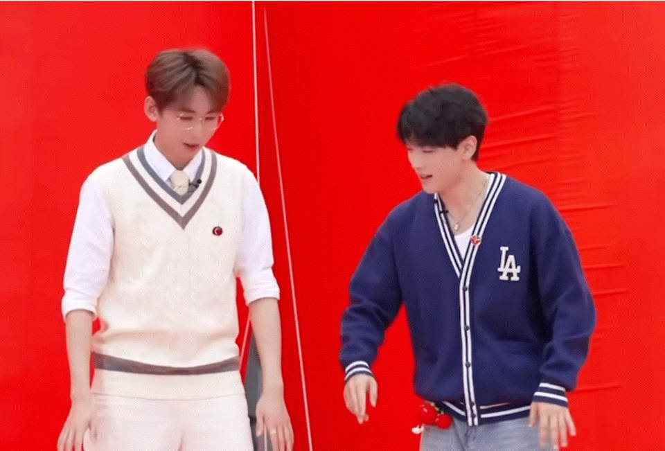 唐九洲刺痛跳技能五子棋这个jojo突然开始跳五子棋了，好可爱啊[手指比心]很好了