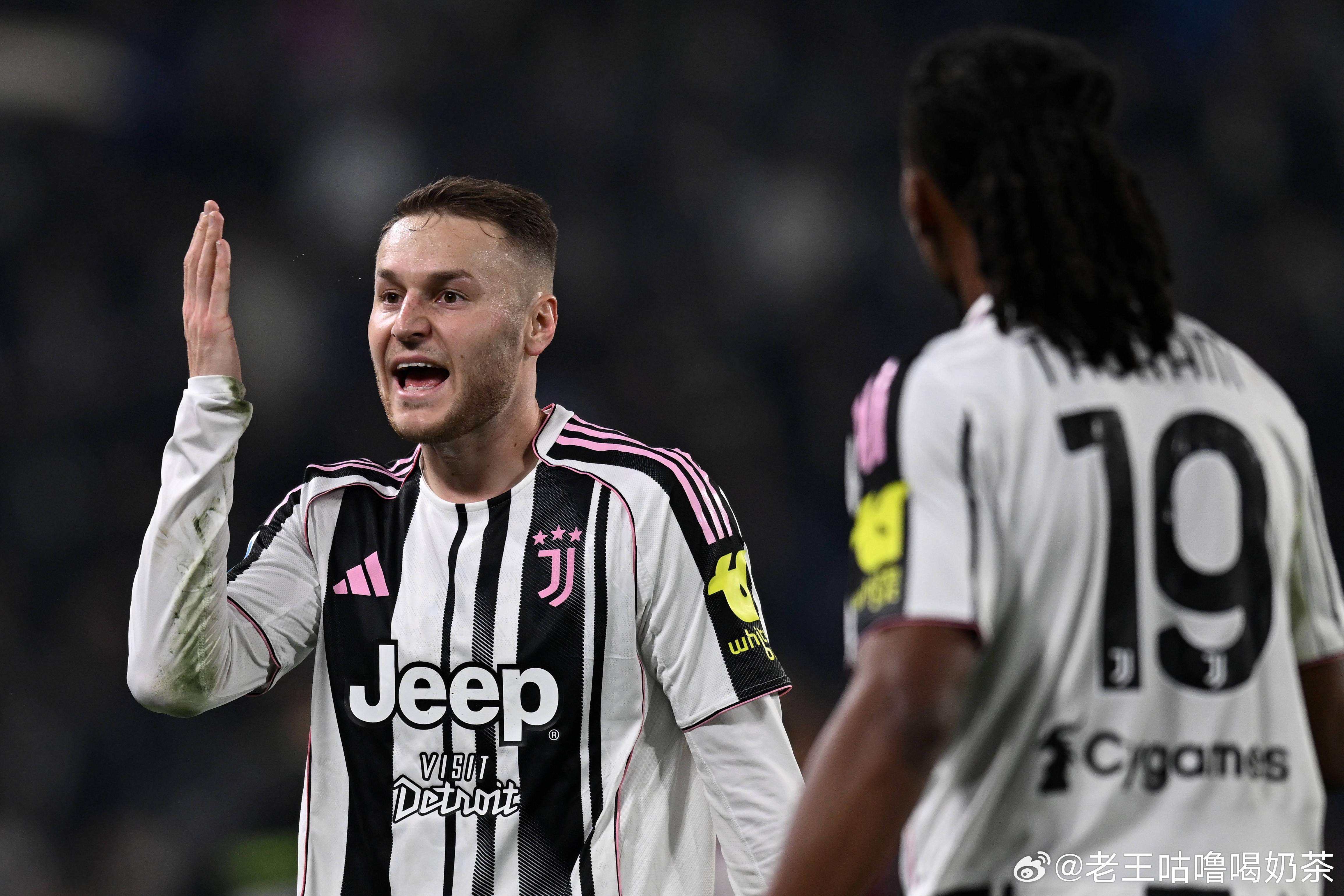 3月26日讯 《罗马体育报》报道，库普梅纳斯、加蒂、米雷蒂可能在夏季被尤文图斯出