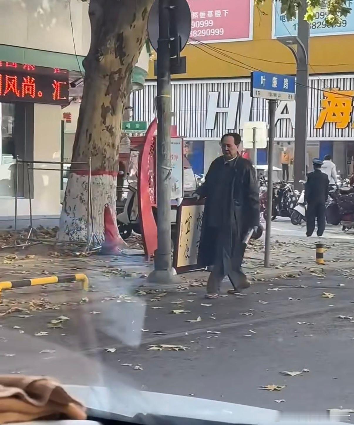 虽然不是，但还是很触动社会有百态 ​​​