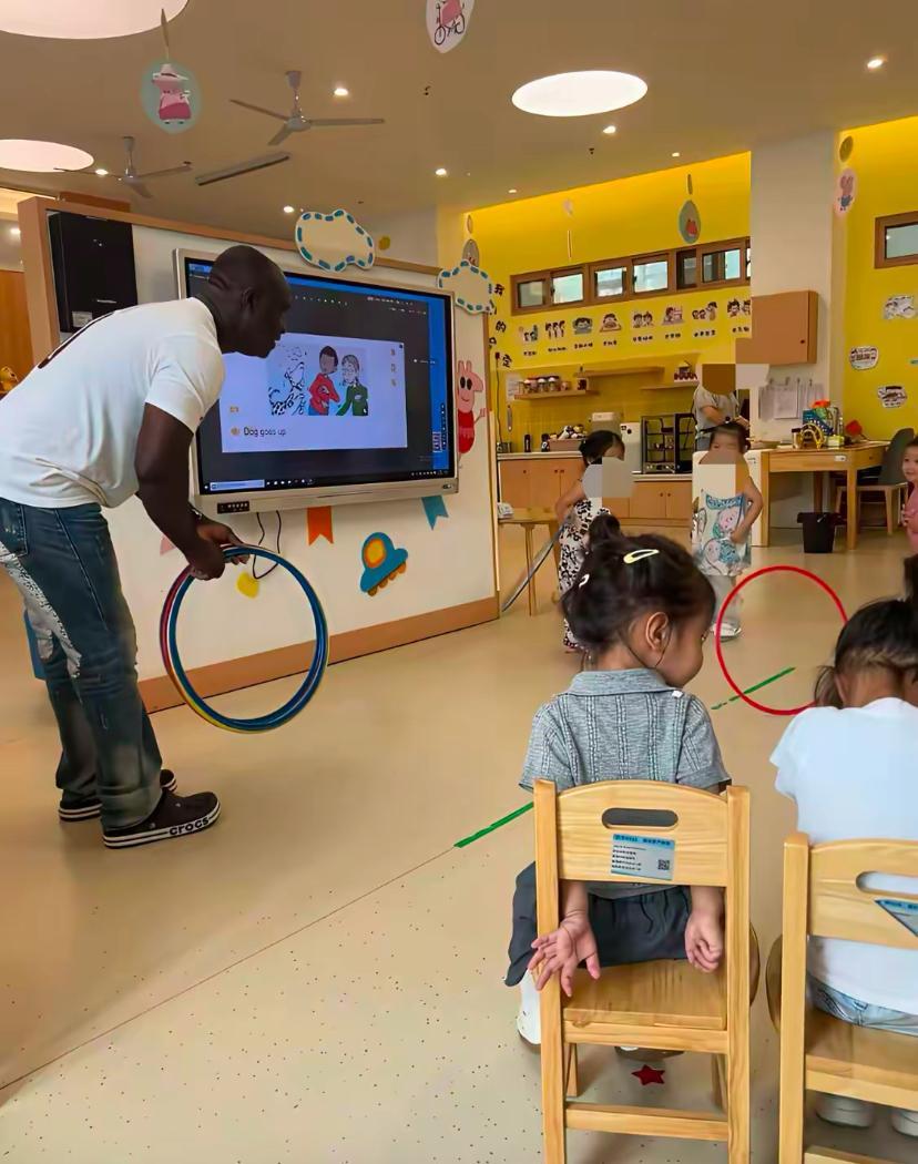 为什么现在毕业学生都找不到工作而要聘请外教呢？