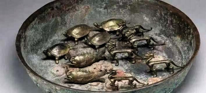 这回西安的考古发现，可真把人看傻眼了！一座沉睡了上千年的唐代大墓，竟然在狭小的腰