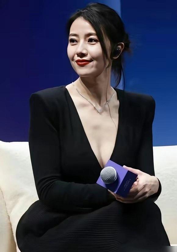 耗了高圆圆5年，又拖着瞿颖11年，一句“不婚主义”，到底是什么挡箭牌？
​26岁