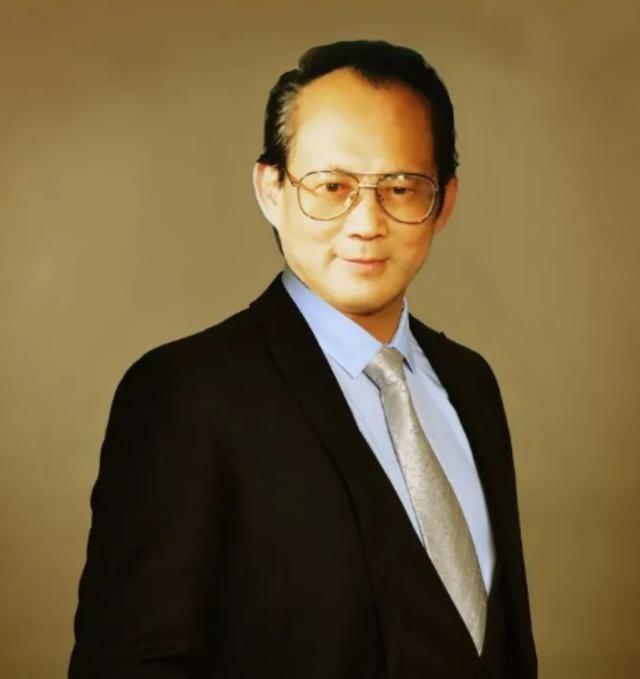 “美国条件更好，带着你的孩子移民美国吧！”这曾是我国医学专家吴天一前往美国与家人