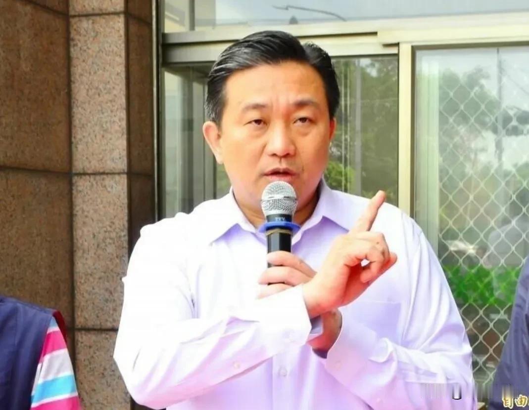 被大陆列为“台独顽固分子”清单之列的民进党“立委”王定宇今天称他收到“全家死亡威