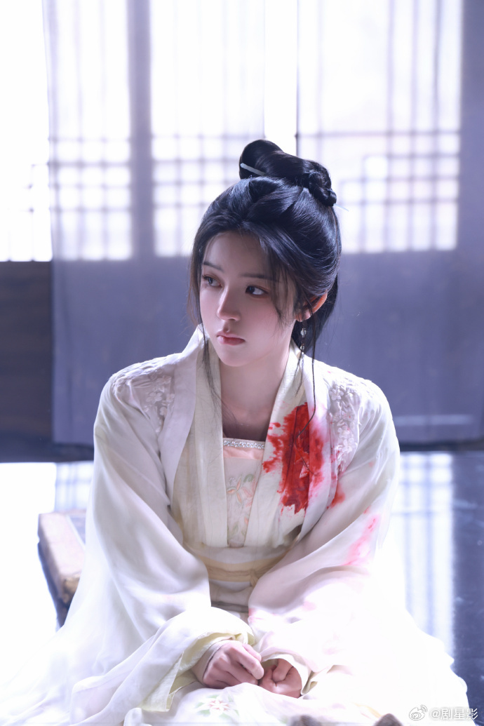 饶嘉迪她可是王生啊饶嘉迪月鳞绮纪第一刀 倒下的瞬间破大防，王生这个角色太心酸了 