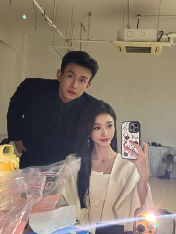 刘萧旭王格格合照王格格晒与刘萧旭合照 王格格晒与刘萧旭合照 