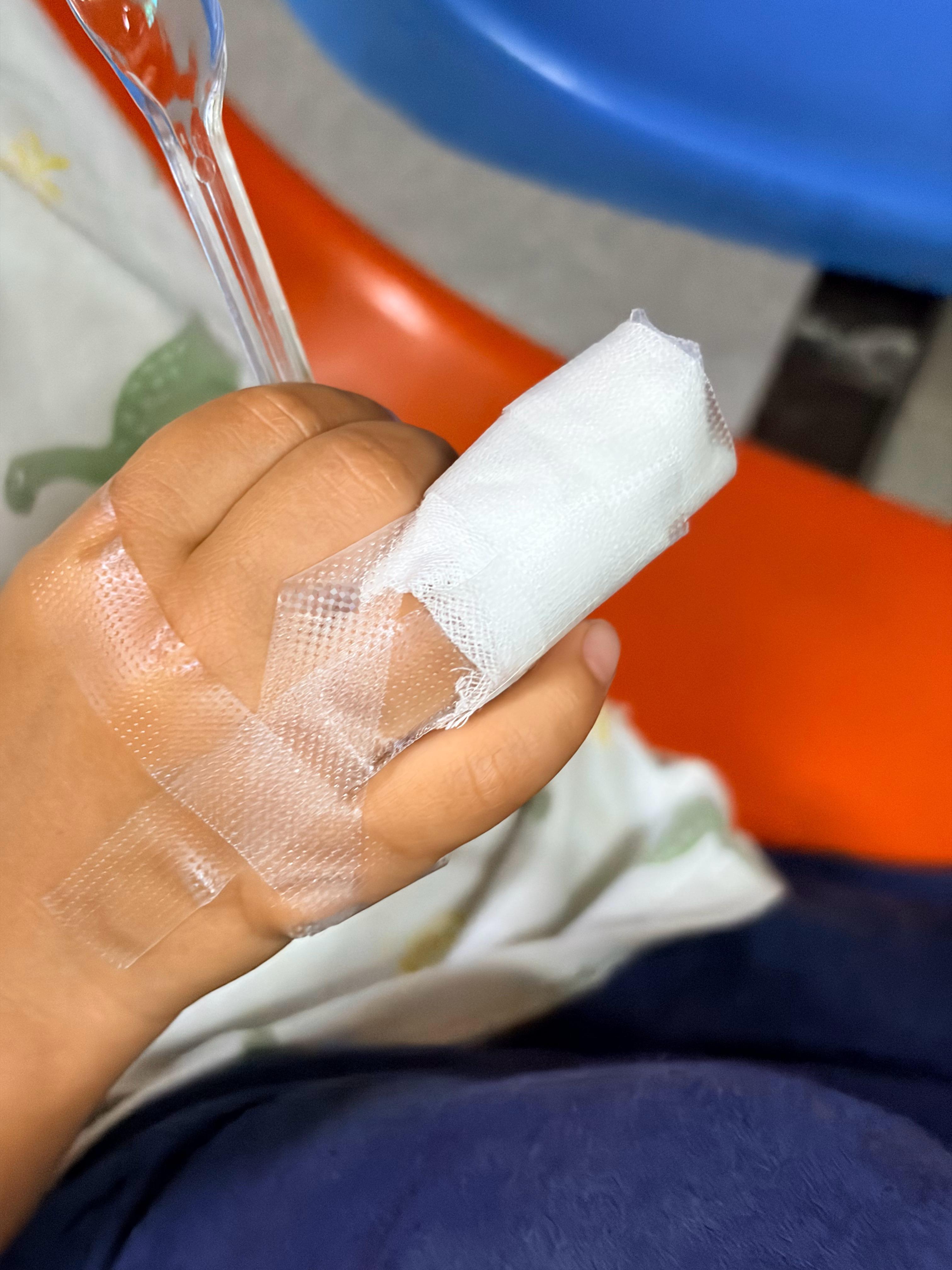 儿子的成长过程总是伴随着各种作死行为，问题不大，下次还敢。雾都奶爸