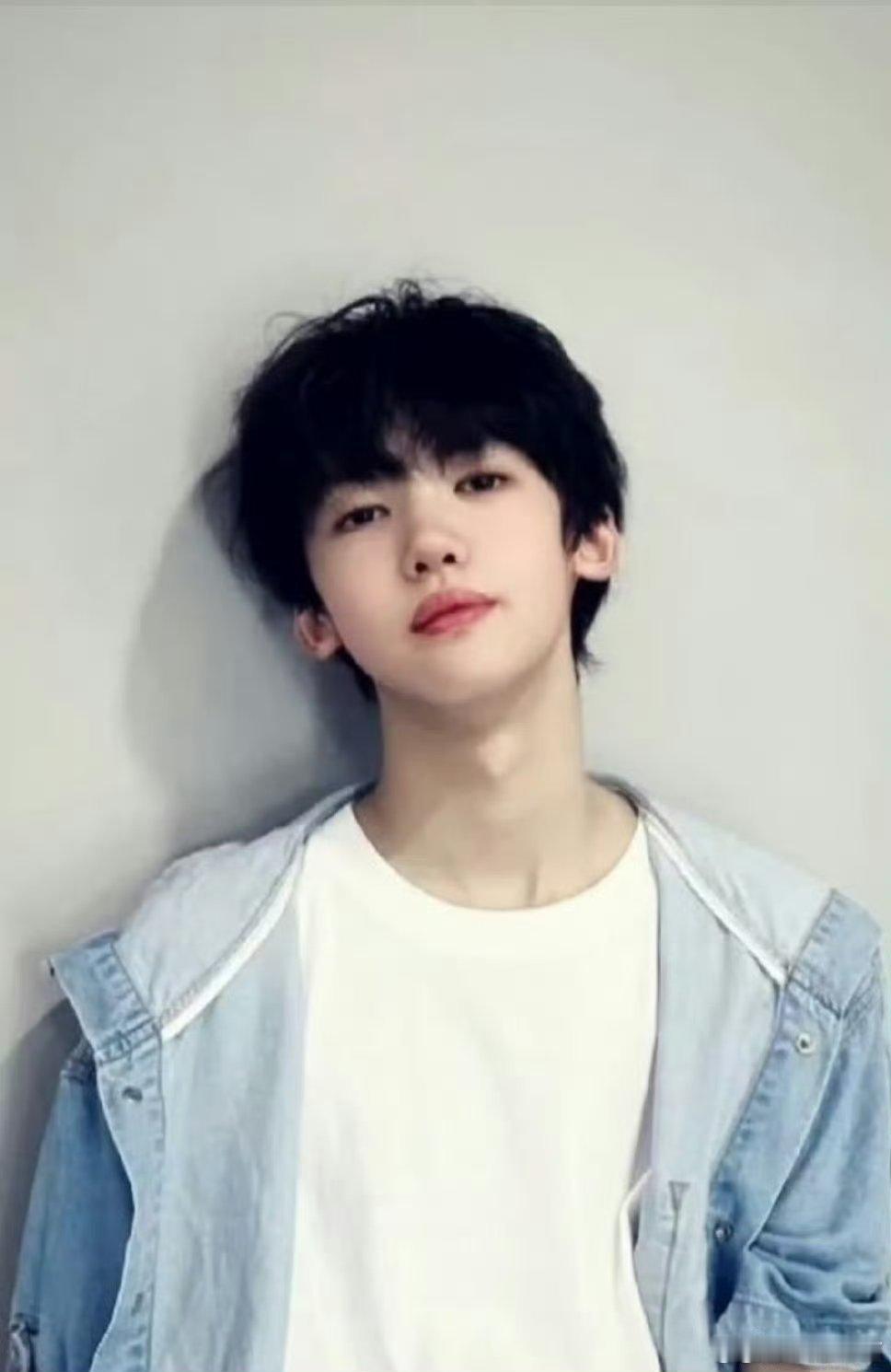 张奕然进行曲破亿ggs 给小孩多一点曝光，多点物料 