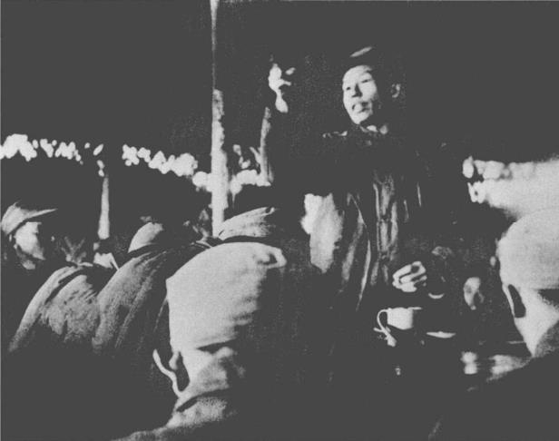 1941年7月，刘少奇在华中局党校作《论党内斗争》的演讲