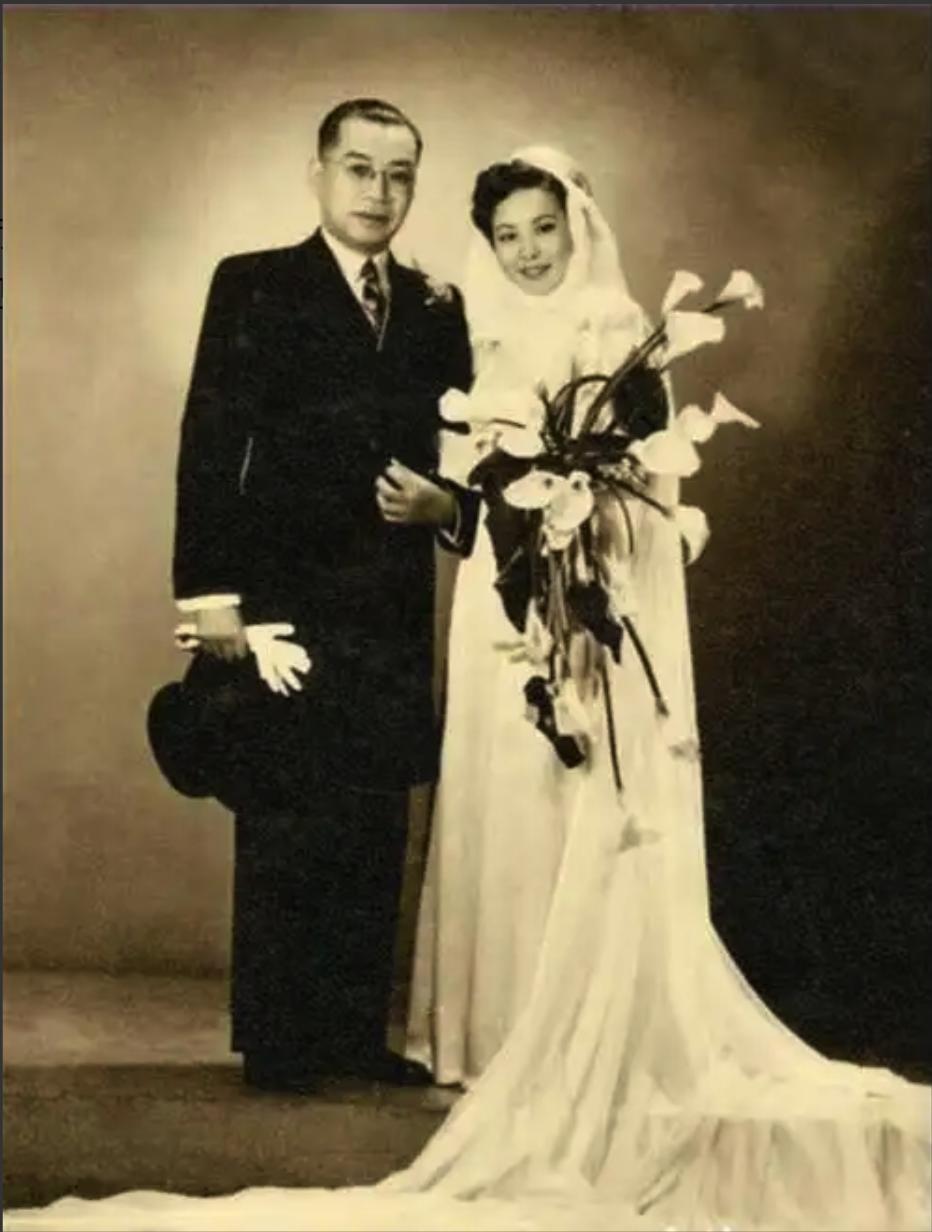 1933年，快40岁的刘海粟离婚，迎娶19岁女学生，这段师生恋看似浪漫，却藏惊天