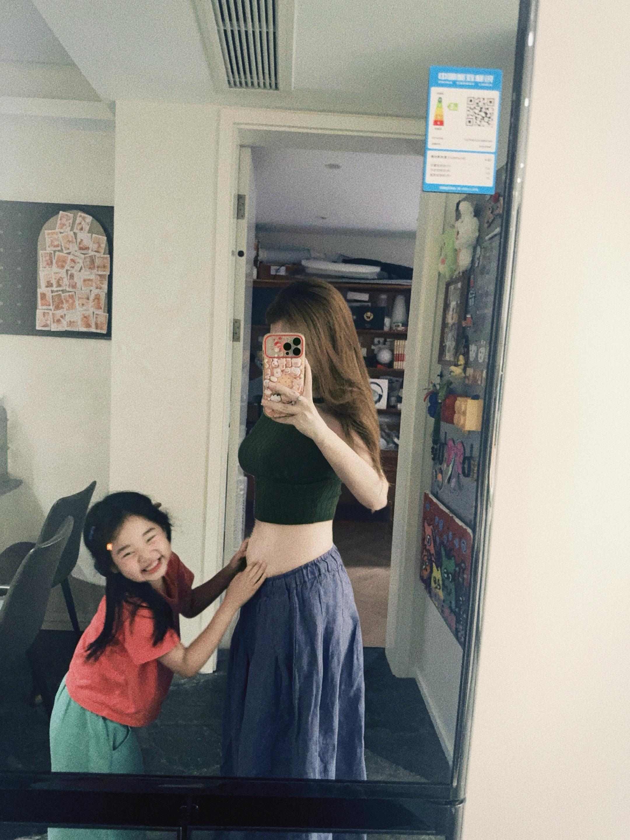 今年夏天没有苗条的身材因为我又有小宝贝啦。