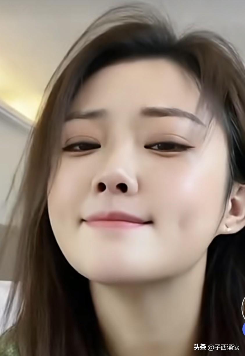 试问一下，有几人能抵挡得住这对酒窝的诱惑？