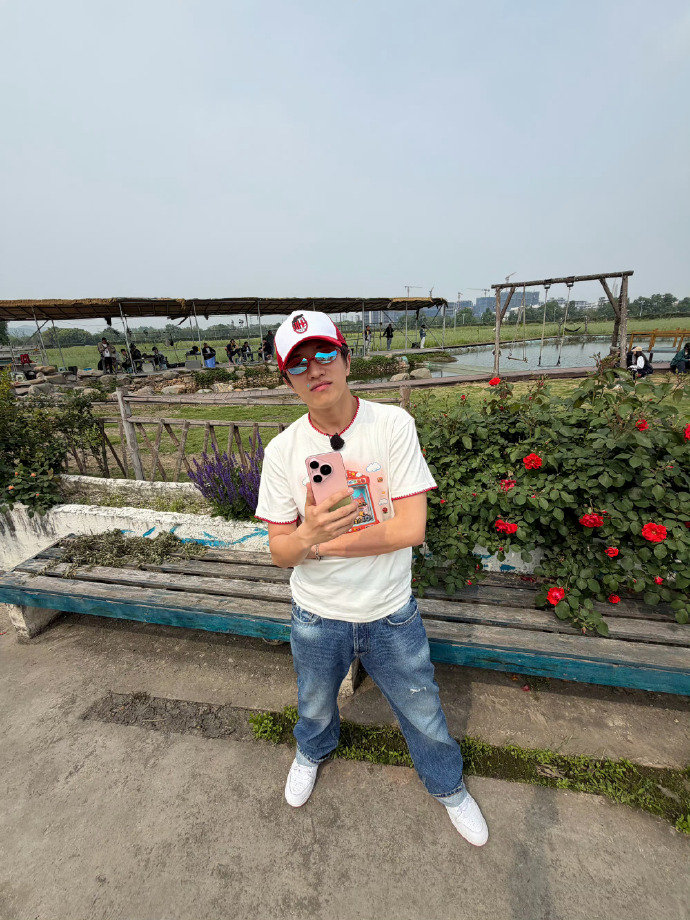 王一珩和你就可以无所谓王一珩李玄新歌氛围灯上线雷霆文案暴击！王一珩用一句歌词征服