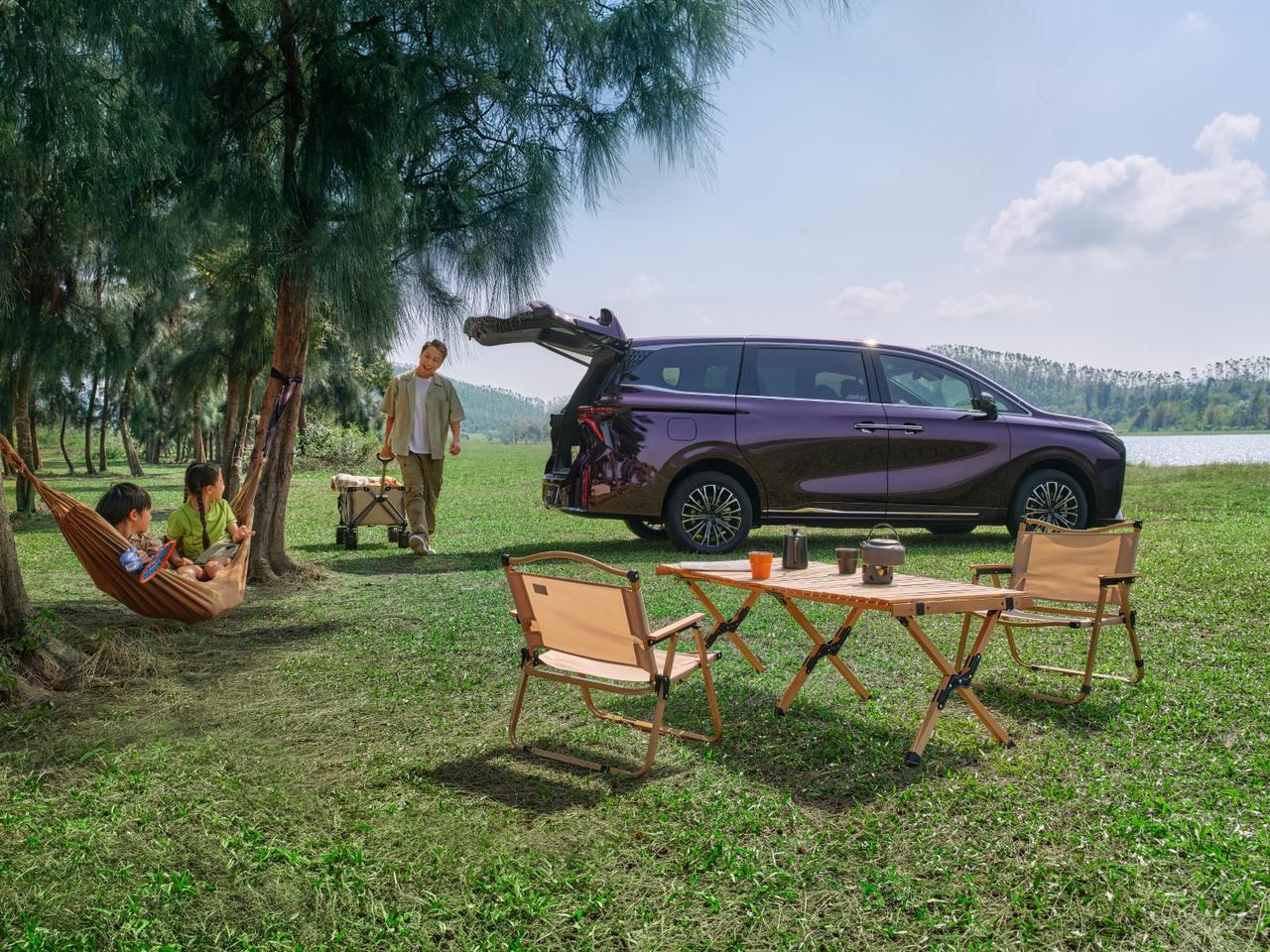 为多口之家量身打造，为长途旅行全心赋能
空间可拓展，快乐可叠加
续航无焦虑，旅程