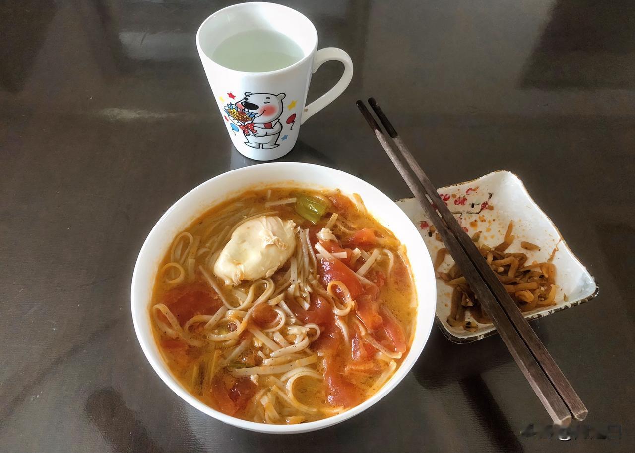 真心奉劝大家，只要你还有煮一碗清水面的能力，就千万不要再点外卖了！

外卖与堂食